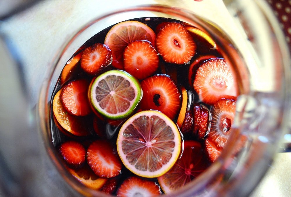 The Lean Man's (Or Woman's) Drinking Guidebook: 8 Simple Ways To Drink Lean & Keep the Pounds Off The Lean Man's (Or Woman's) Drinking Guidebook: 8 Simple Ways To Drink Lean & Keep the Pounds Off