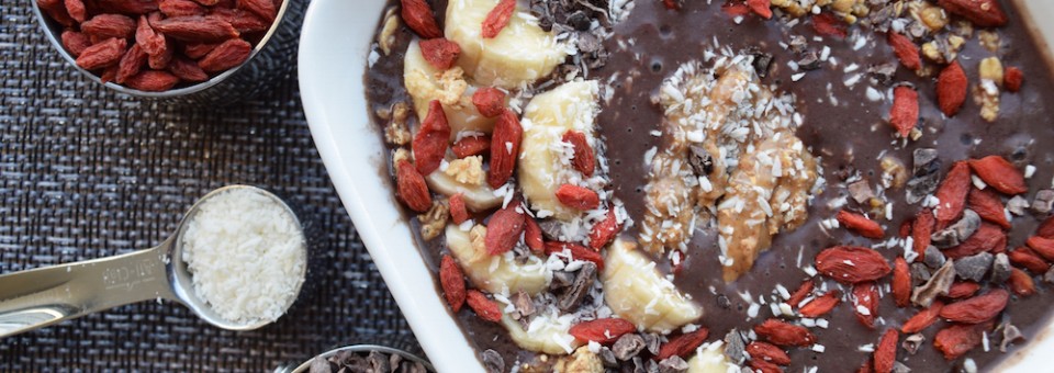 Brighten Up Your Day With An Antioxidant-Pumped Build-Your-Own Acai Bowl [Recipes]