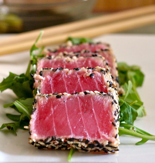 sushi bowl, sushi bowl recipe, tuna sushi bowl, tuna sushi bowl recipe, sriracha tuna, sushi rice bowl, japanese rice bowls, tuna sushi recipe, sushi plates, sushi tuna, rice bowls