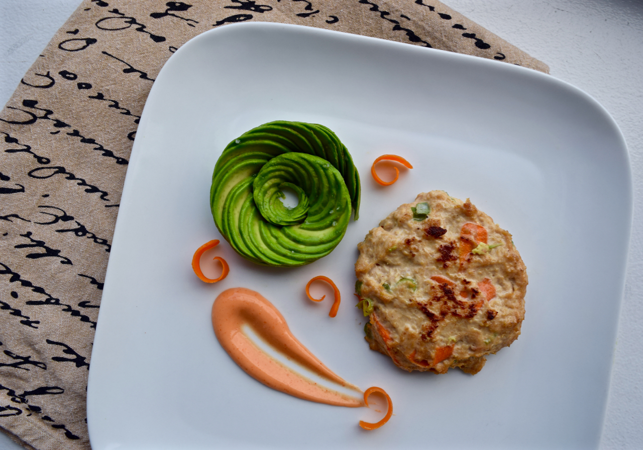 chicken burgers, chicken burger, chicken burger recipe, chicken burgers recipe, best chicken burger, best chicken burgers recipe, sriracha chicken burgers, sriracha chicken burgers recipe, chicken patties, ground chicken burgers, chicken burger patty recipe, recipe for chicken burgers